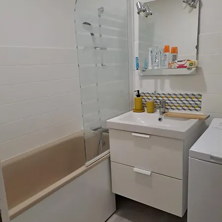 Apartman Pin Rolland