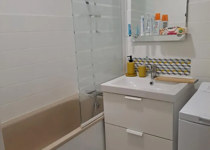 아파트 Pin Rolland